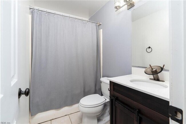Building Photo - 517 Woodshire Way