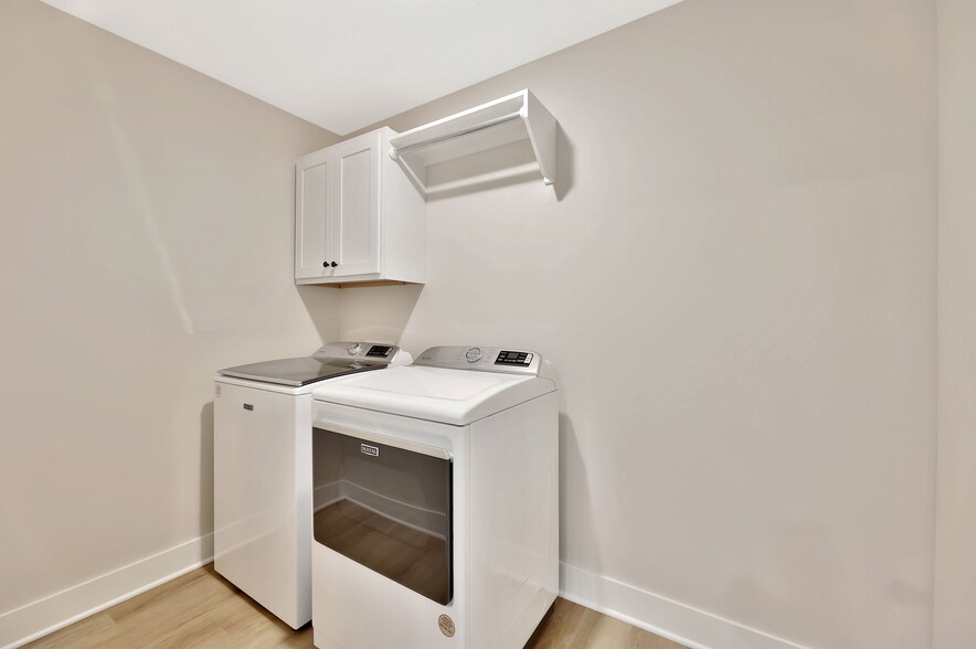 Building Photo - 2265 N 159th Ct E