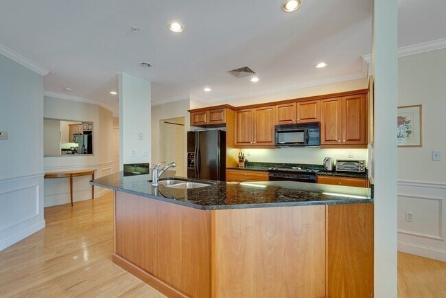 Building Photo - 20 Northwood Dr