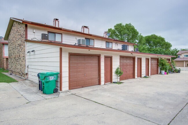 Building Photo - 3061 Olympia Dr