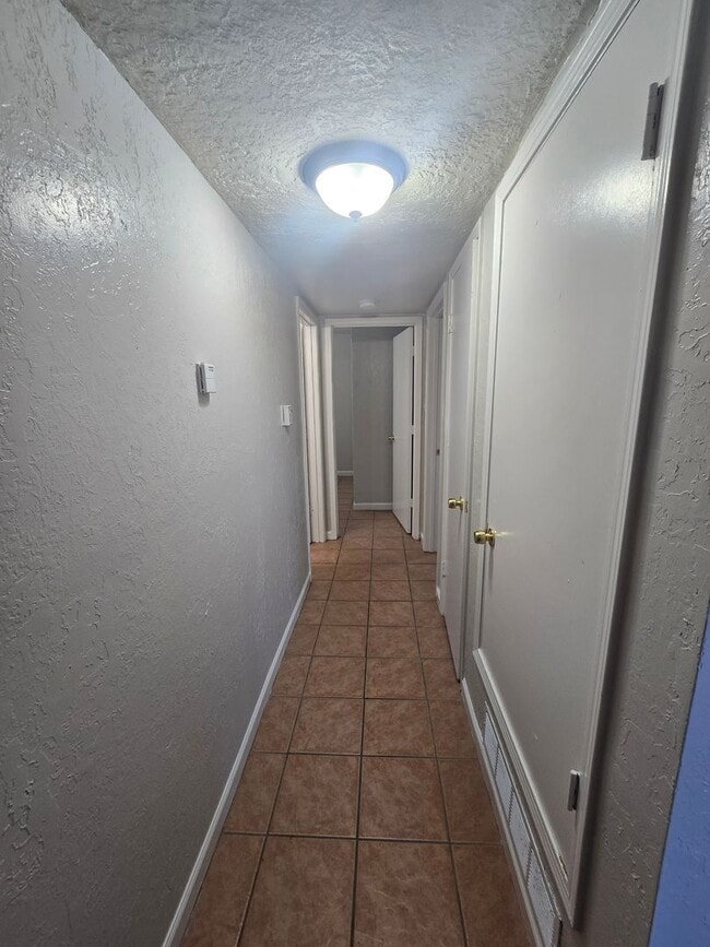 Building Photo - Comfortable 2 Bedroom Rio Rancho Apartment