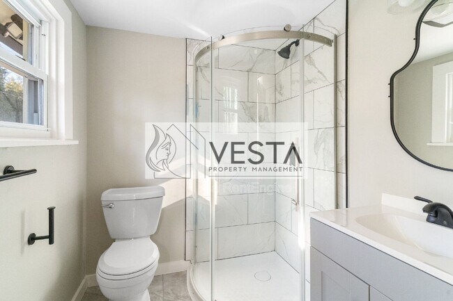 Building Photo - 555 Baldwin Ave