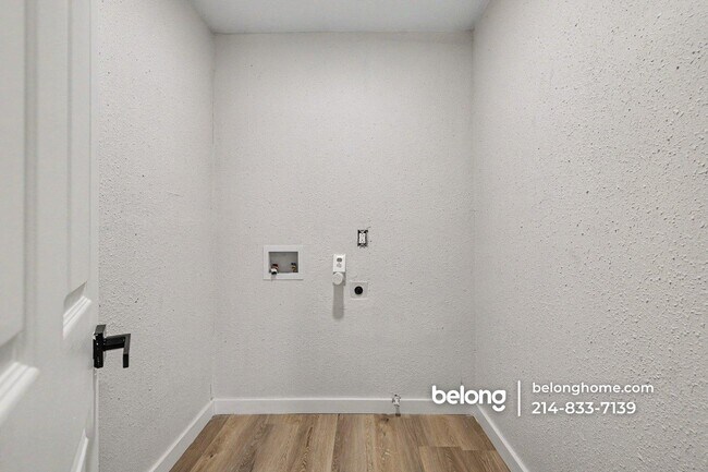 Building Photo - 603 W Pembroke Ave