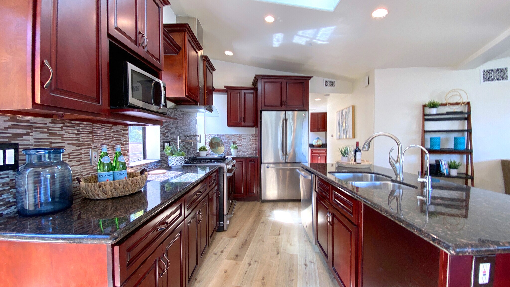 Building Photo - 1614 Pleasant Way