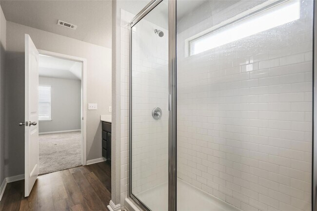 Building Photo - 201 Frederick Dr