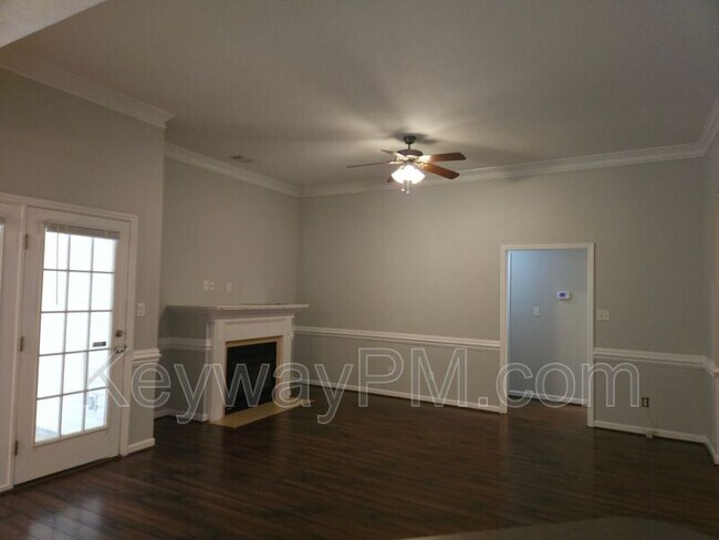 Building Photo - 641 Ventana Dr