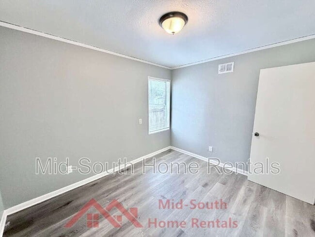 Building Photo - 1730 Tahiti Ln