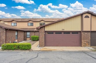 Building Photo - Enjoy resort-style amenities with this rental!