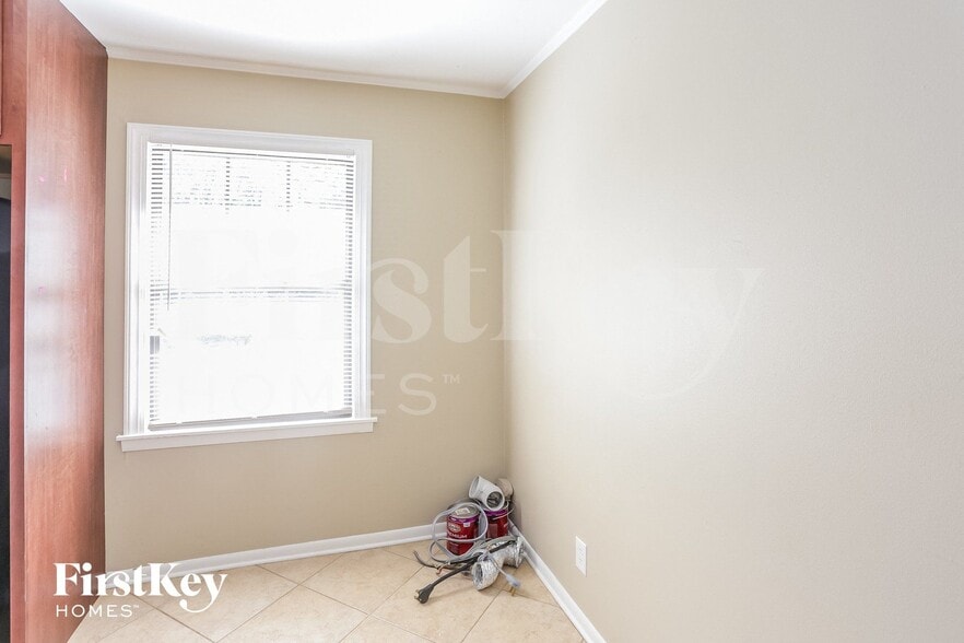 Building Photo - 5359 Blackwell St