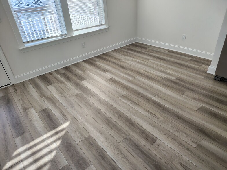 Building Photo - Room in Townhome on Walnut Hl Rd NW