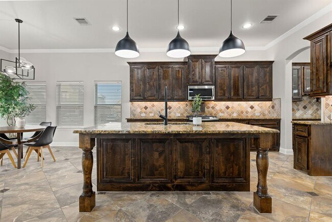 Building Photo - 100 Crystal Cove