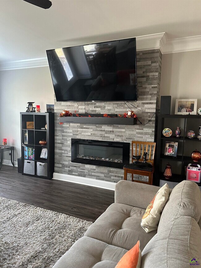 Building Photo - 201 Deven Ct