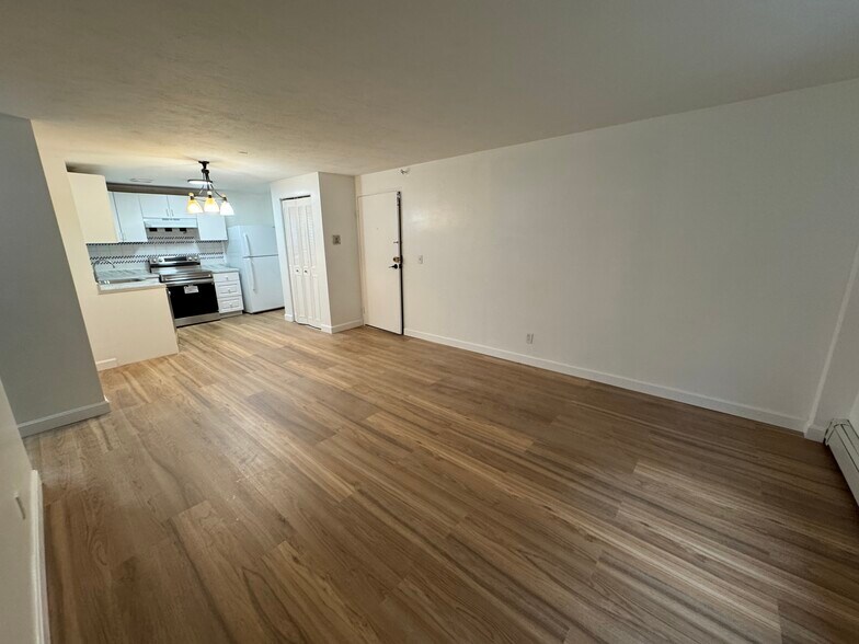 Building Photo - 361 Faneuil St