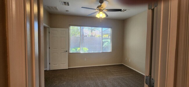 Building Photo - Freshly painted & all new carpeting - 3BR ...