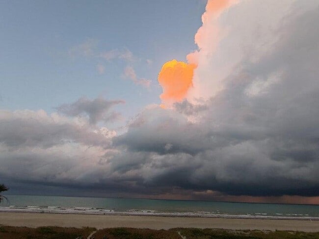 Building Photo - 5050 Ocean Beach Blvd