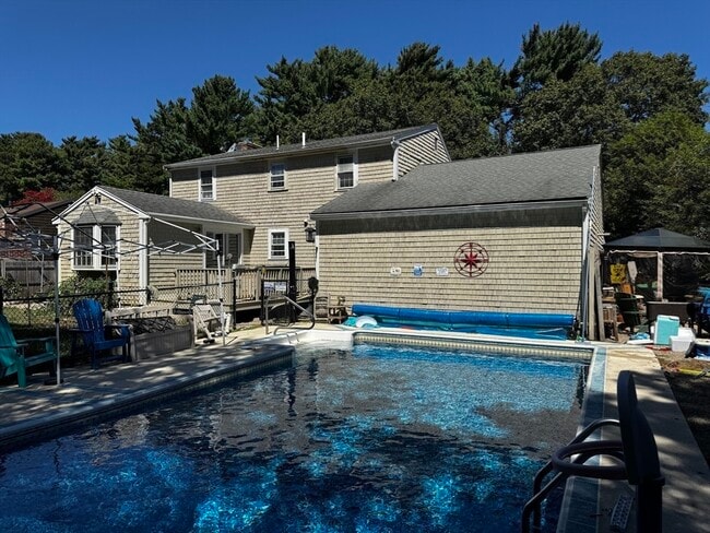 Building Photo - 6 Squire Way