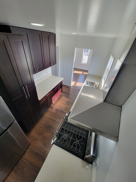 Building Photo - 7611 Seville Ave