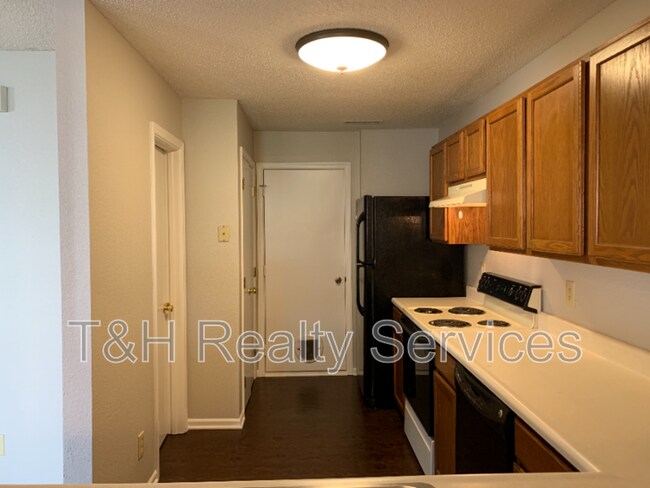 Building Photo - 5978 Claymont Blvd