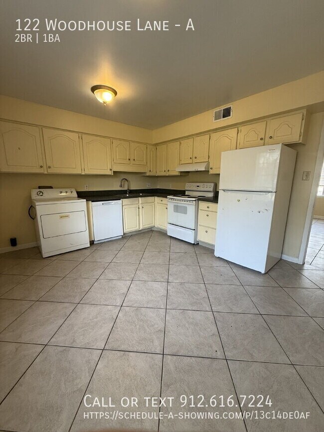 Building Photo - 122 Woodhouse Ln