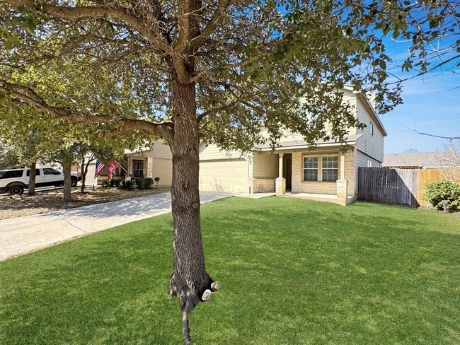 Building Photo - 8139 Ashwood Pointe