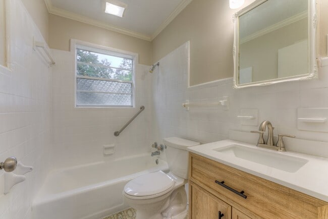 Building Photo - Charming 3-Bedroom Home with Modern Upgrades and Spacious Backyard in a Peaceful Neighborhood