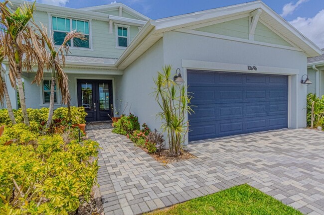 Building Photo - 10696 SW Estella Ln