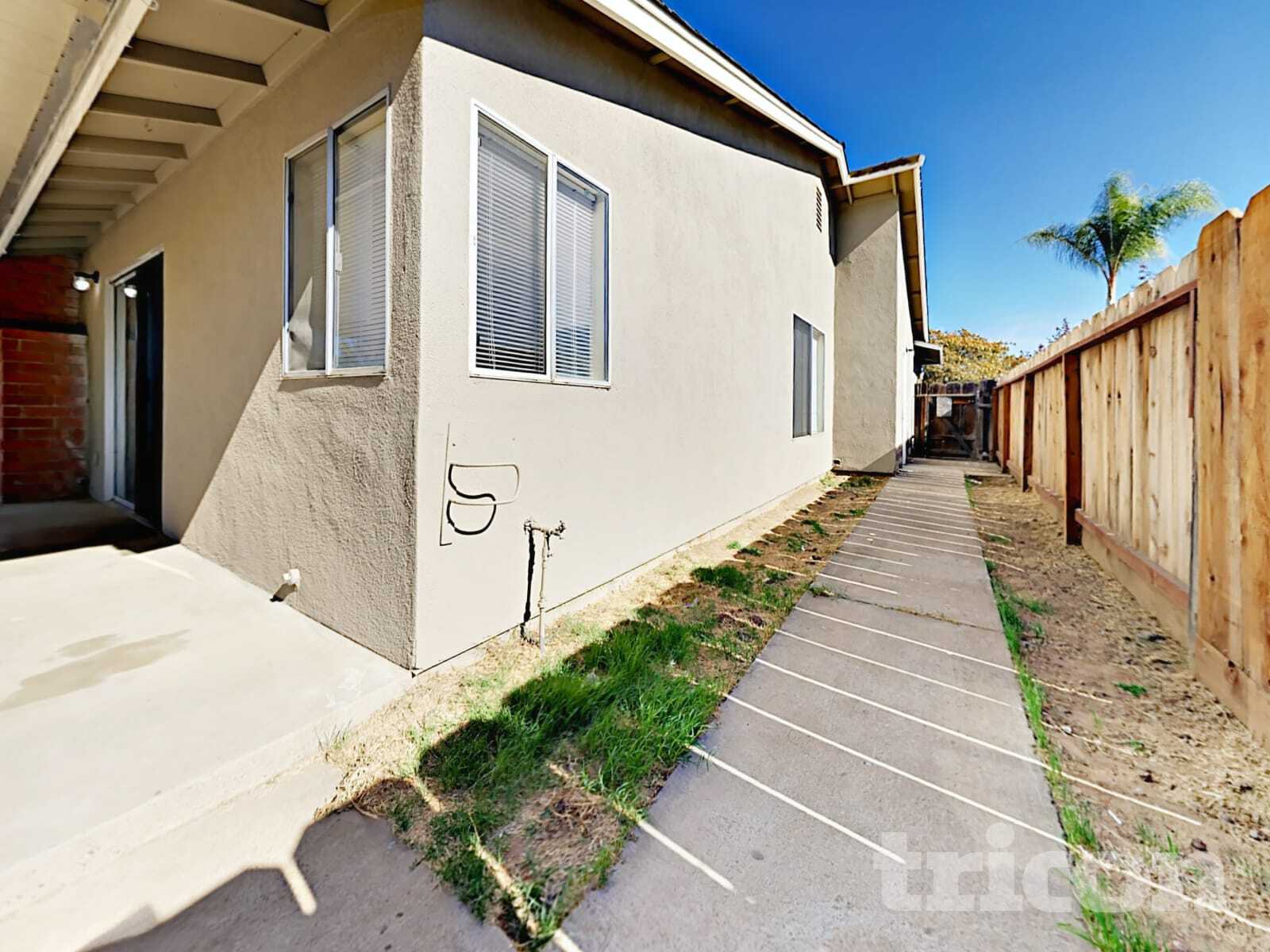 Building Photo - 215 Loy St.