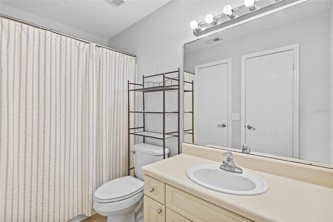 Building Photo - 9481 Highland Oak Dr