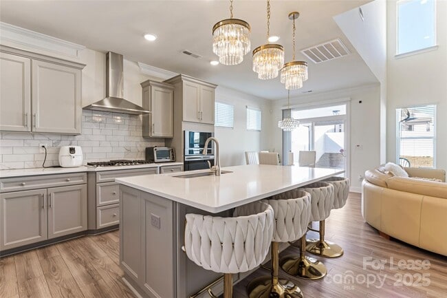 Building Photo - 116 Farrier Ln