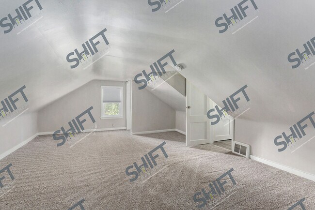 Building Photo - 735 Davis - Gorgeous single family home