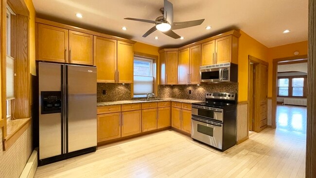 Building Photo - 4943 N Marmora Ave