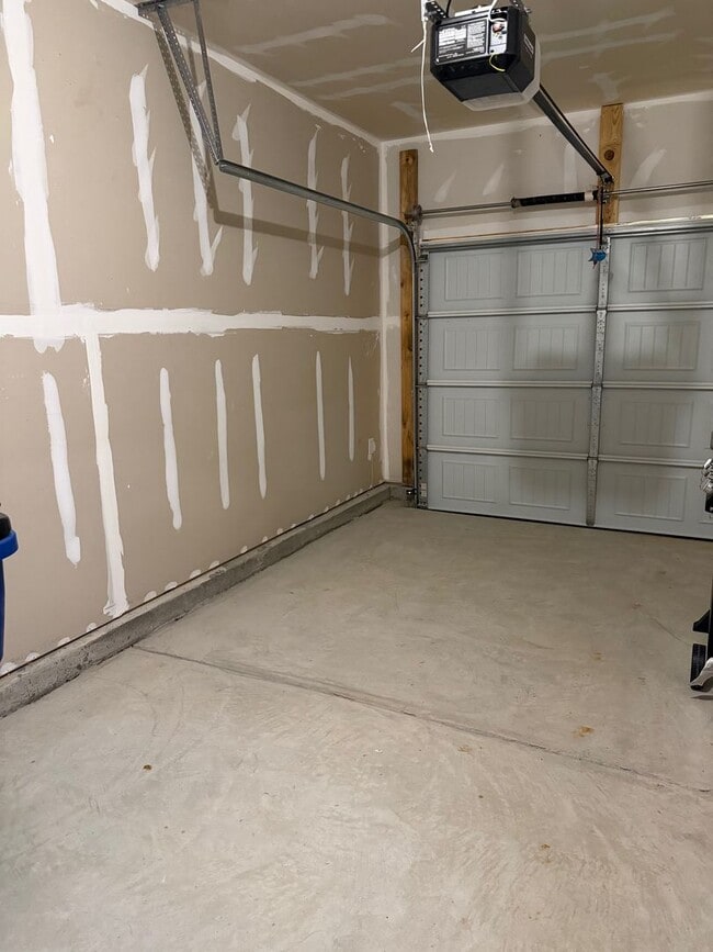 Building Photo - Gibsonville / Townhome