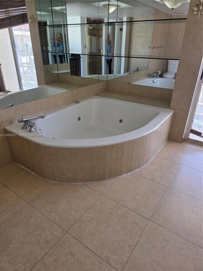 Building Photo - 19355 Turnberry Way