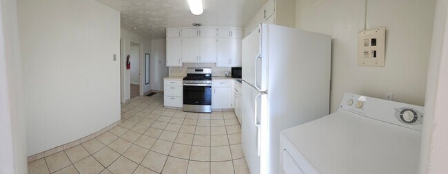 Building Photo - McD--445