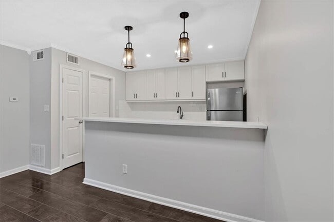 Building Photo - 202 Park Ridge Cir