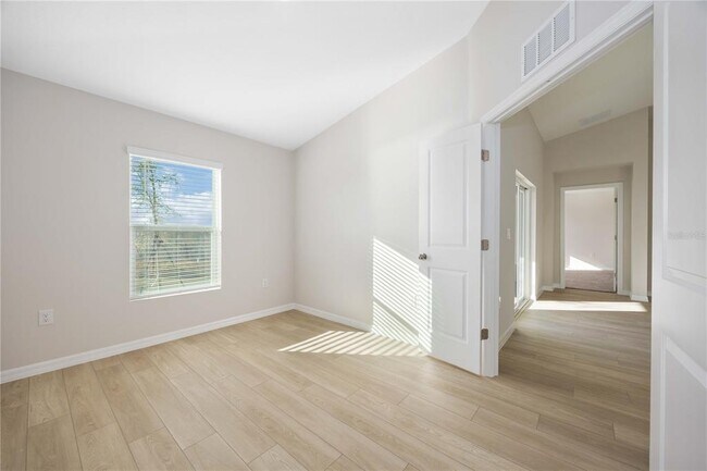 Building Photo - 1724 Vanilla St