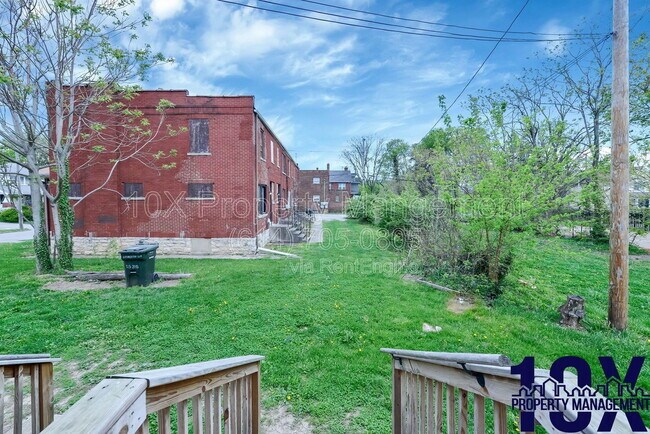 Building Photo - 1538 E Livingston Ave