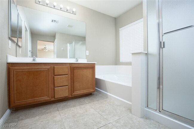 Building Photo - 2516 Courlan Dr