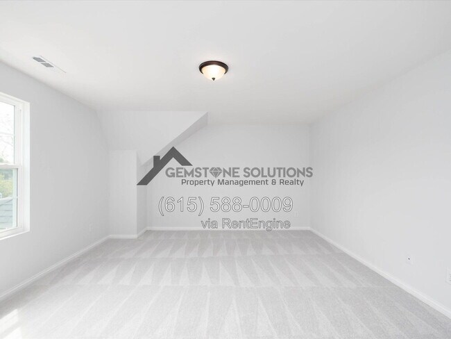 Building Photo - 631 Silva Ln