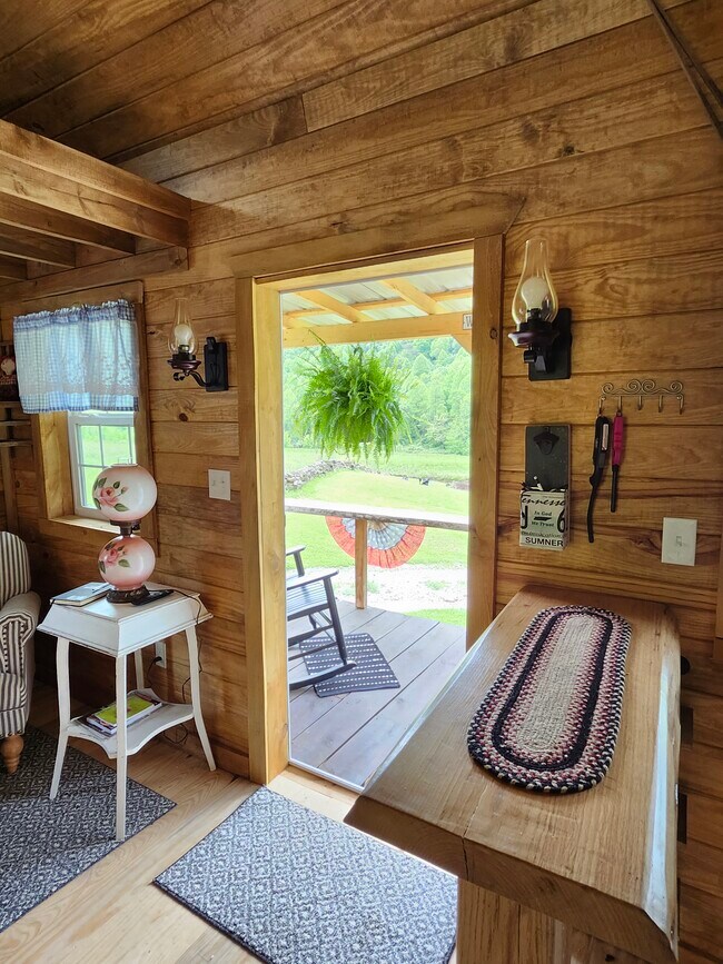 Building Photo - 5269 Vardy Blackwater Rd