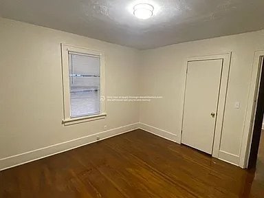Building Photo - 212 E Maywood Ave