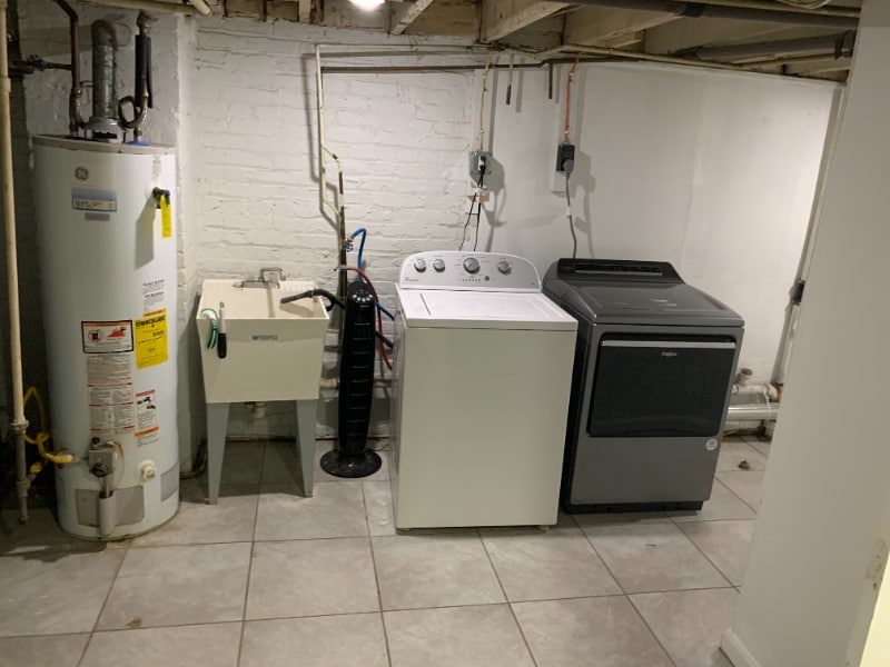 Building Photo - 1533 Isherwood St NE