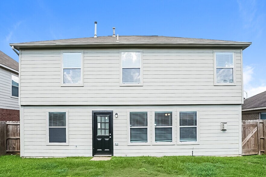 Building Photo - 3227 Barkers Crossing Ave