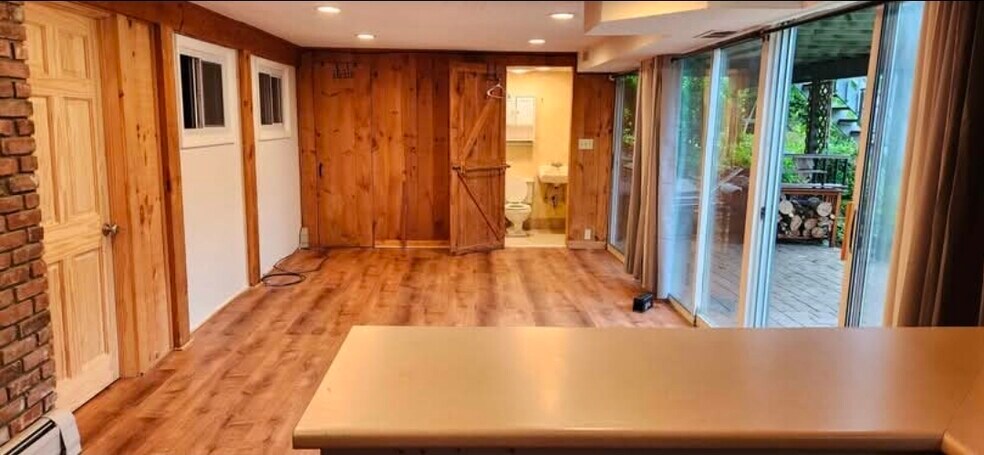 Building Photo - 84 Clapboard Ridge Rd