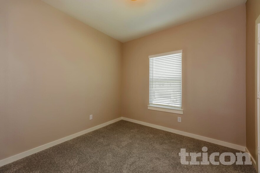 Building Photo - 3031 Songbird Ln