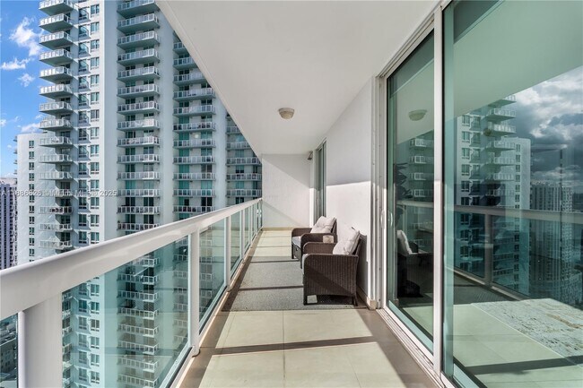 Building Photo - 1800 N Bayshore Dr