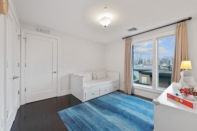 Building Photo - 38 Oxford Landing