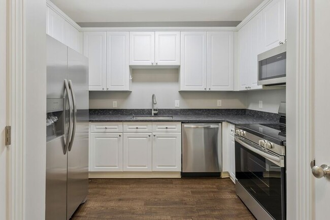 Building Photo - 116 31st Ave N
