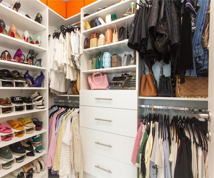 Building Photo - 92 SW 3rd St