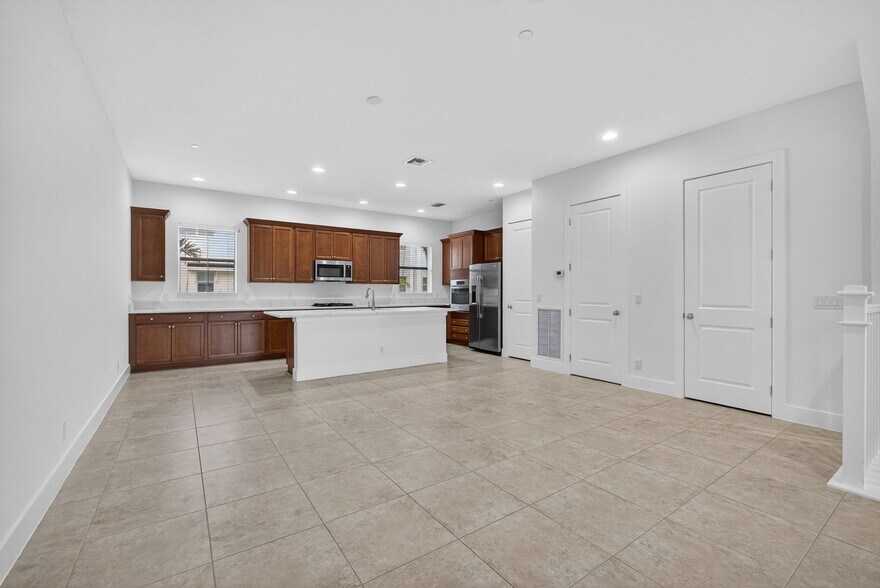 Building Photo - 7089 Edison Pl